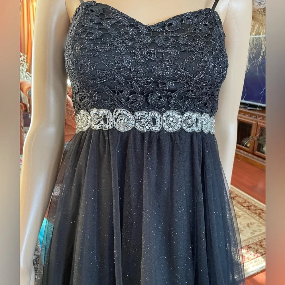 Black Sleeveless Rhinestone and Sequins Embellished Fit & Flare Dress Size 1 - Picture 11 of 14